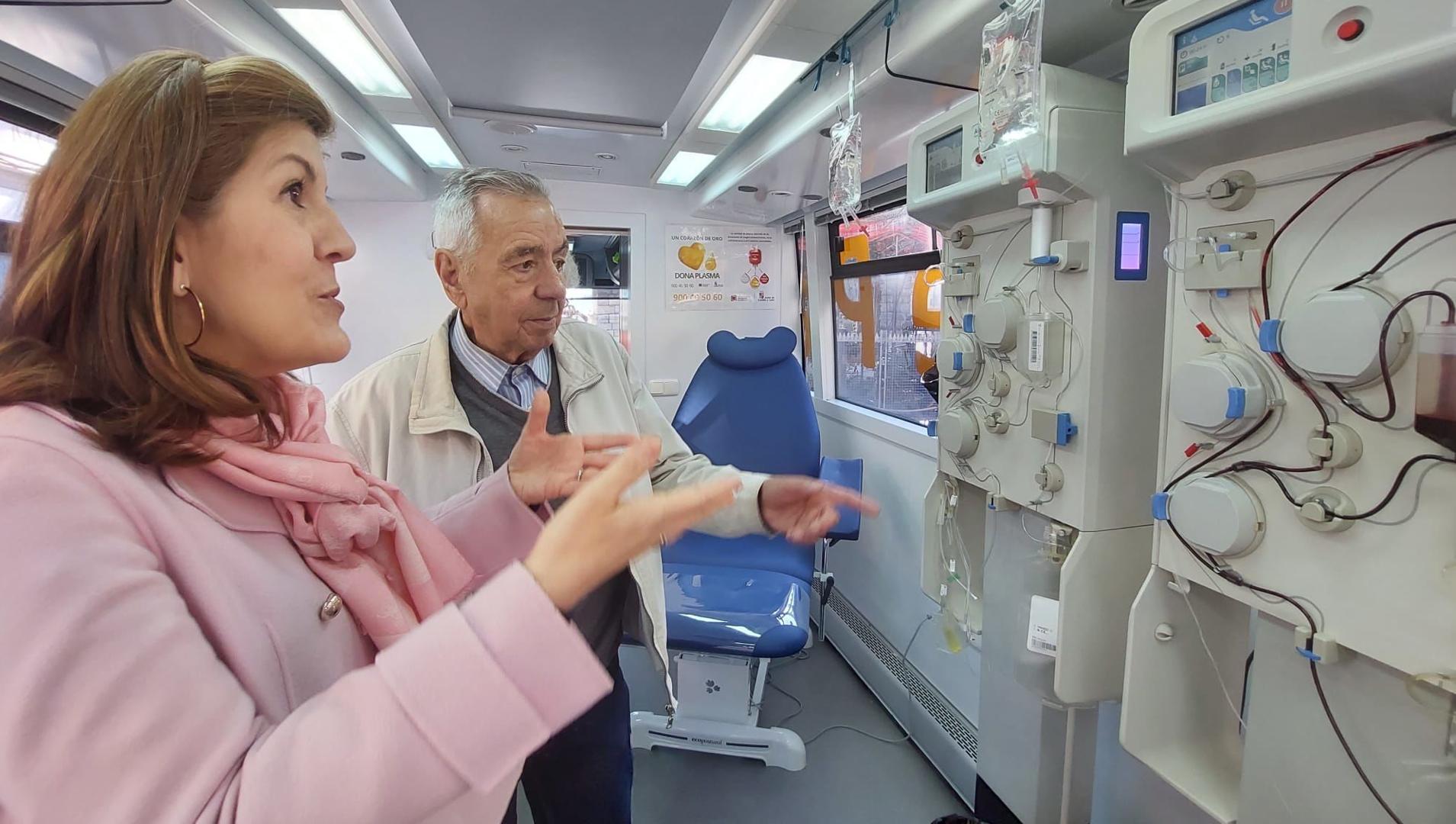 El autobús de donaciones de plasma llega por primera vez a Segovia El